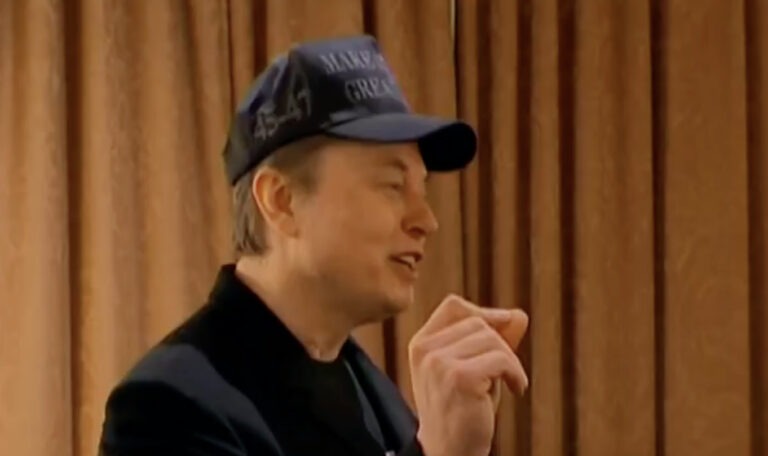 Tech Expert Issues ‘Security Exposure’ Warning About Elon Musk Routing Starlink Into White House