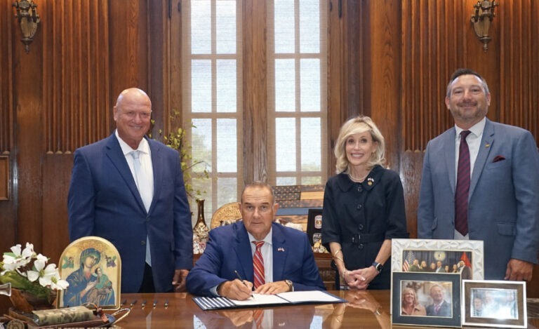 Missouri Gov. Mike Kehoe Defies Voters and Repeals Paid Sick Leave, Kehoe Obeys Corporations