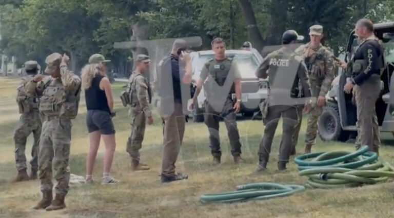 Police, National Guard, US Marshals Called on Woman Who Dipped Hand into Reflecting Pool