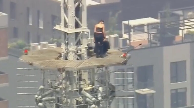 Two People Climb Empire State Building, One Proposes on One Knee, NYPD Talks Tough But Is Too Afraid to Climb Up and Arrest Them